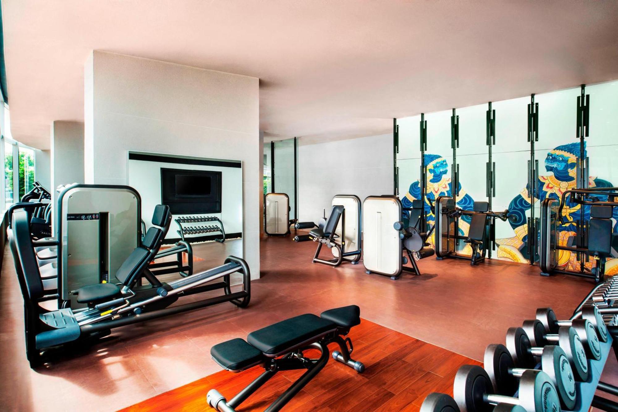 W Bangkok Hotel Eksteriør billede The gym at the W Bangkok