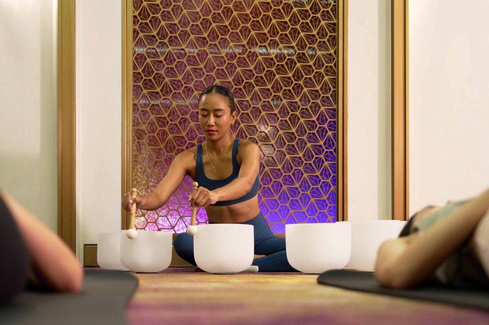 W Bangkok Hotel Eksteriør billede A sound bath in progress